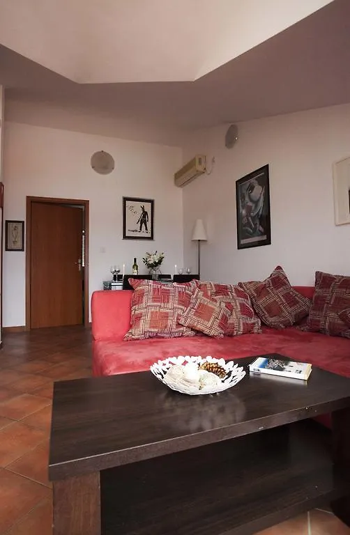 Apartment Penthouse Paulina - Large Sunny Terrace - Seaview - 250M To Beach And Restaurants - Free Parking - Trogir And Ciovo - 15 Minutes To Airport Croatia